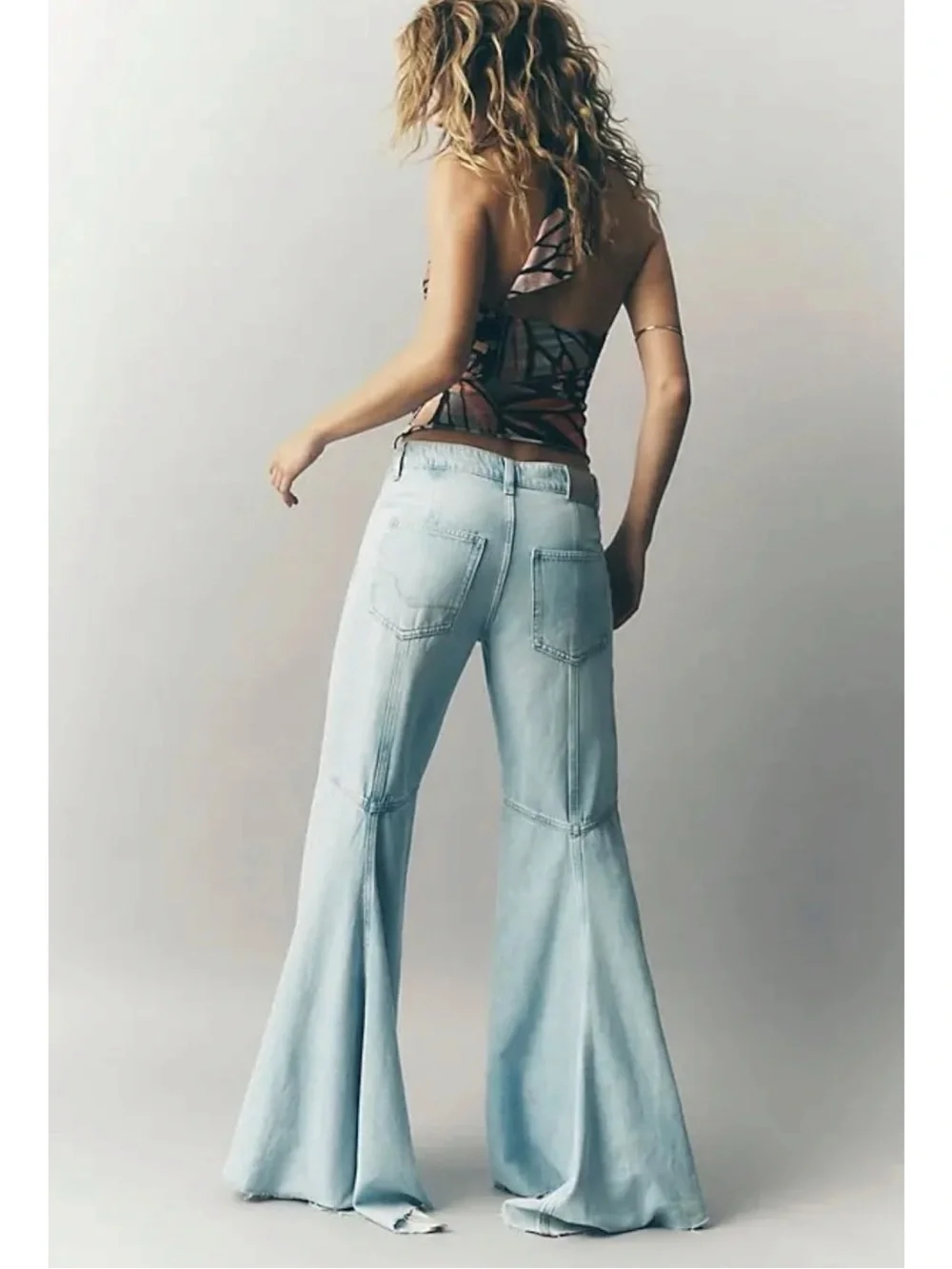 Free People Bohemian 70s Bell Bottom Live Wire Flare Jeans Light Wash Puddle 28